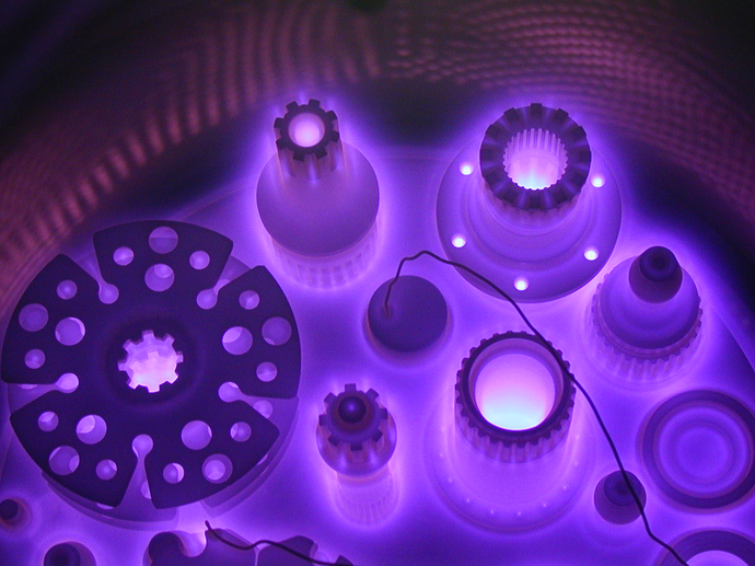 Active plasma nitriding process in the MICROPULS® Everest by RÜBIG Plasma nitriding process inside the MICROPULS® Everest – components in active plasma field
