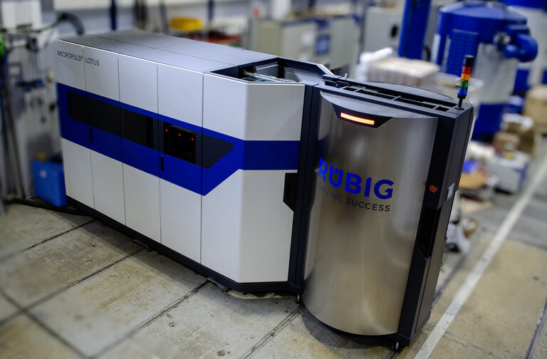 RUBIG team showcases sustainable metal processing in LT1 feature "How Metal Lives Longer"