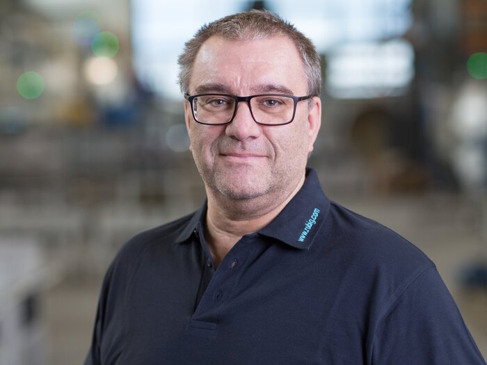 RUBIG Heat Treatment employee in the Case Hardening department